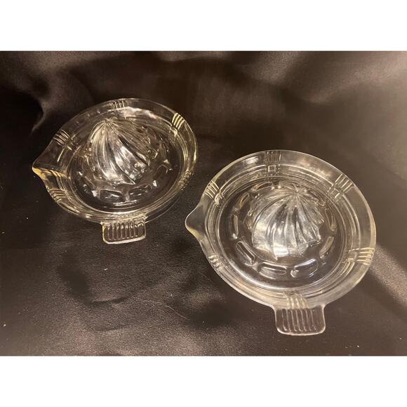 Vintage Criss Cross Juicers with Side Tab - set of 2 - Picture 2 of 11